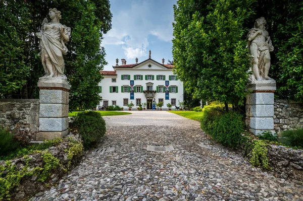 Vista Panoramica Una Bellissima Villa Moruzzo — Foto Stock