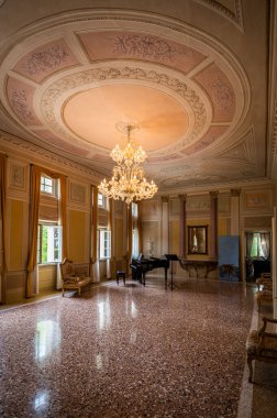 Moruzzo, İtalya 'da güzel bir villanın iç çekimleri.