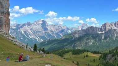 Rüya Dolomitler. Nuvolau, Arvelau ve beş kule