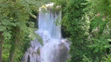 Marmore Şelalesi 'nin haşmeti. Rüya Umbria