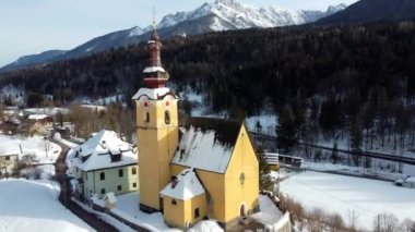 Eski kilise ve çan kulesi Coccau, Tarvisio.