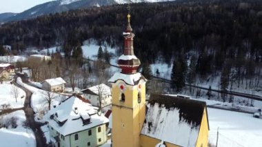 Eski kilise ve çan kulesi Coccau, Tarvisio.