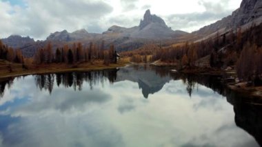 Federa Gölü ve Cortina Havzası. Görkemli ve vahşi Dolomitler