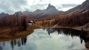 Federa Gölü ve Cortina Havzası. Görkemli ve vahşi Dolomitler