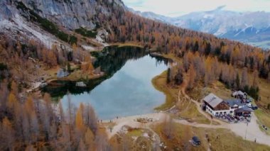 Federa Gölü ve Cortina Havzası. Görkemli ve vahşi Dolomitler