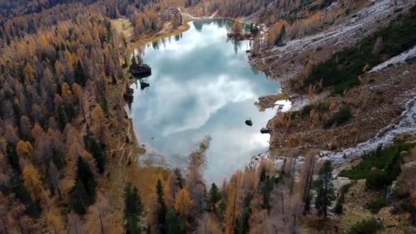 Озеро Федера Бассейн Кортина Величественные Дикие Доломиты — стоковое видео
