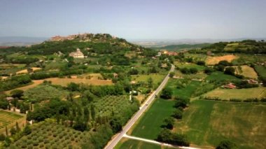 Val d 'Orcia tepelerinin panoramik hava manzarası
