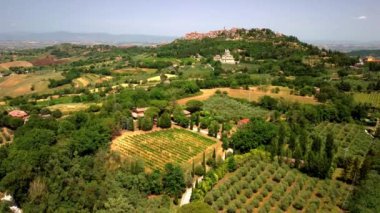 Val d 'Orcia tepelerinin panoramik hava manzarası