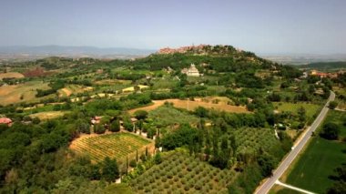 Val d 'Orcia tepelerinin panoramik hava manzarası