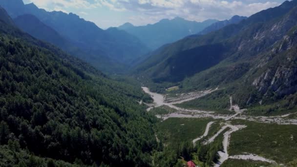 Wzdłuż Górzystych Dróg Val Dogna Zbocza Montasio — Wideo stockowe