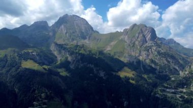 Carnia, Monte Croce geçidi ve Monte Coglians. Friuli 'de Doğa.