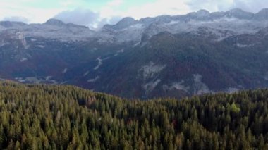 Sonbaharda Montasio Platosu. Montasio ve Monte Canin.