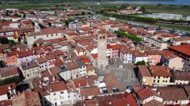 Marano rezervi ve göl. Korunan vaha ve tarihi köy