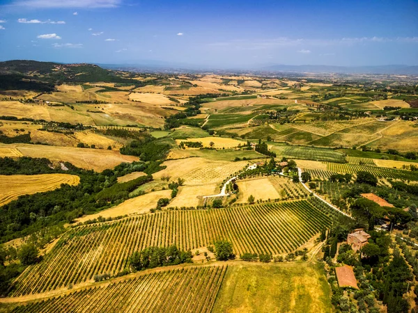 トスカーナの丘の上の町モンテプルチャーノの美しい景色 イタリア — ストック写真