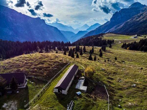 Talya Nın Kuzeydoğusundaki Val Raccolana Vadisi Montasio Manzarası — Stok fotoğraf