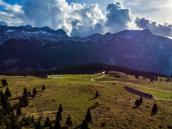 意大利东北部Val Raccolana山谷和Montasio景观 — 图库照片