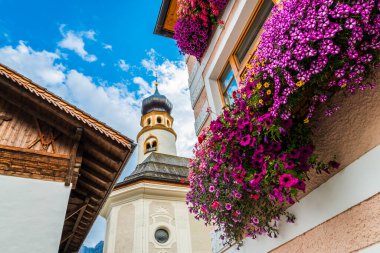 San Candido 'da. Dolomitlerdeki Alpler Kasabası