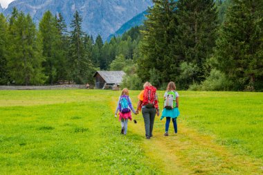 San Candido 'da. Dolomitlerdeki Alpler Kasabası