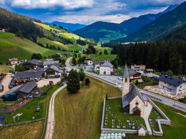 Val Fiscalina 'nın yaz renkleri yukarıdan