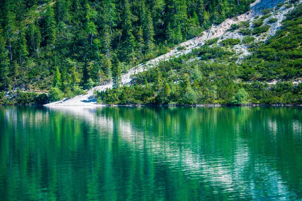 Dolomitas Lago Braies Barcos Colores Esmeralda Agua —  Fotos de Stock