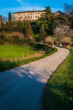 İtalya 'daki Arcano Kalesi kompleksinin güzel manzarası 
