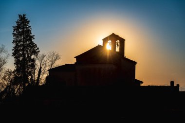 İtalya 'daki Arcano Kalesi kompleksinin güzel manzarası 