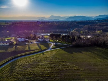 İtalya 'daki Arcano Kalesi kompleksinin güzel manzarası 