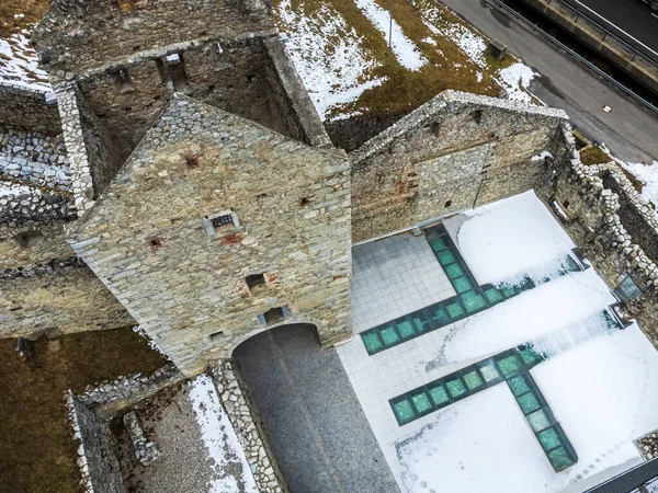 Stock image Medieval fortification (Chiusa di Rio Pusteria) dating back to the 12th century, Val Pusteria, Dolomites, Italy