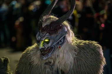 Krampus. Noel şeytanları. San Nicolo 'yu bekliyorum.