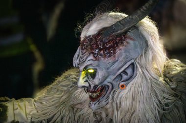 Krampus. Noel şeytanları. San Nicolo 'yu bekliyorum.