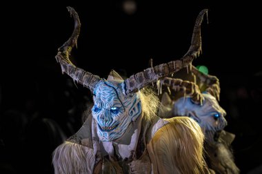 Krampus. Noel şeytanları. San Nicolo 'yu bekliyorum.