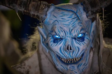 Krampus. Noel şeytanları. San Nicolo 'yu bekliyorum.