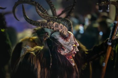 Krampus. Noel şeytanları. San Nicolo 'yu bekliyorum.