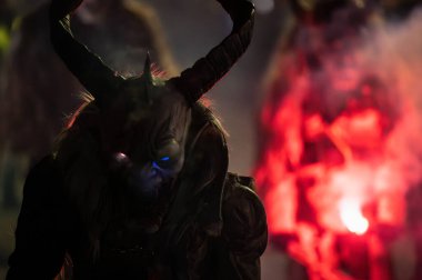 Krampus. Noel şeytanları. San Nicolo 'yu bekliyorum.
