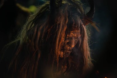 Krampus. Noel şeytanları. San Nicolo 'yu bekliyorum.
