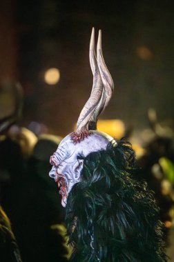 Krampus. Noel şeytanları. San Nicolo 'yu bekliyorum.