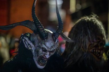 Krampus. Noel şeytanları. San Nicolo 'yu bekliyorum.