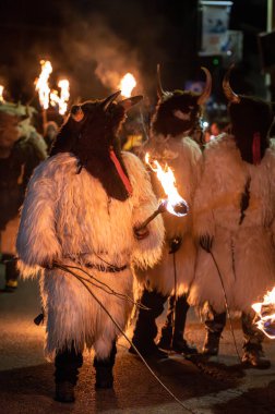 Krampus. Noel şeytanları. San Nicolo 'yu bekliyorum.