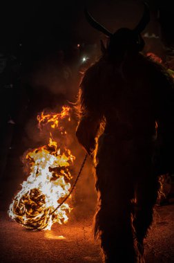 Krampus. Noel şeytanları. San Nicolo 'yu bekliyorum.