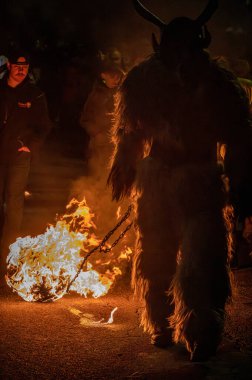 Krampus. Noel şeytanları. San Nicolo 'yu bekliyorum.
