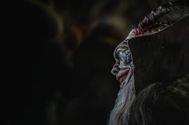 Krampus. Noel şeytanları. San Nicolo 'yu bekliyorum.