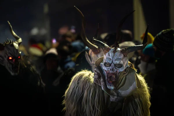 Krampus Noel Şeytanları San Nicolo Bekliyorum — Stok fotoğraf