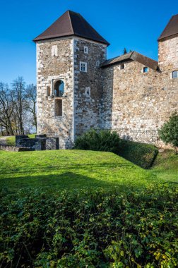 Slovenya 'nın başkenti Ljubljana' daki antik kale binasının manzaralı görüntüsü