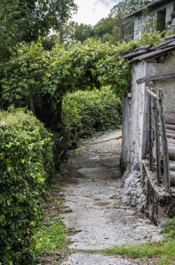 İtalya 'nın Natisone Vadisi kırsal alanının manzaralı görüntüleri