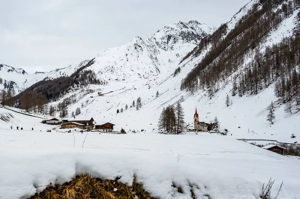 Malownicze Ujęcie Widoków Zaczarowanych Piękności Val Aurina Pod Śniegiem Dolina — Zdjęcie stockowe