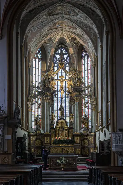 Villach, Avusturya. 11 Aralık 2022. Şehir merkezindeki S. Jakob Kilisesi 'nin iç manzarası.