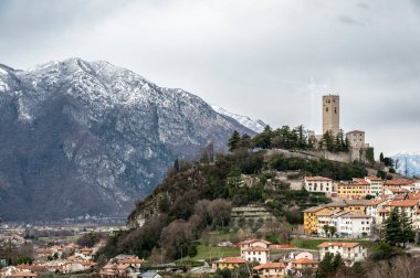 Gemona del Friuli, Friuli 'nin antik Lombard incisi..