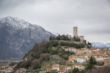 Gemona del Friuli, Friuli 'nin antik Lombard incisi..