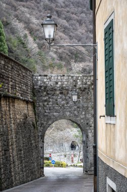 Gemona del Friuli, Friuli 'nin antik Lombard incisi..