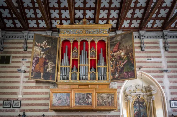 Όργανο Αιώνων Στην Εκκλησία Στο Valvasone — Φωτογραφία Αρχείου